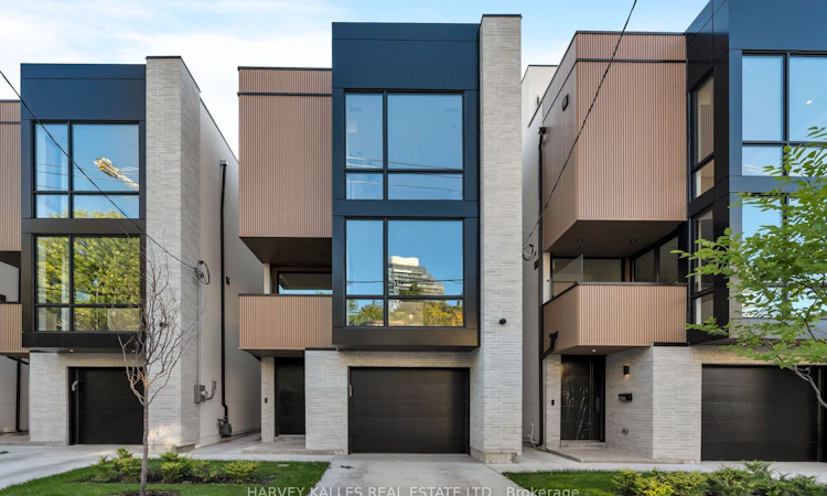 534 Duplex Avenue