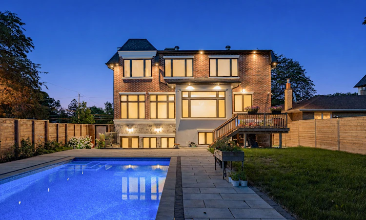 35 Lloydminster Crescent