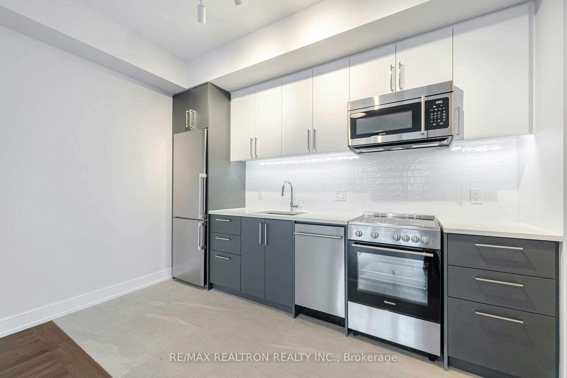 307-2525 Bathurst Street, Toronto, ON, M6B 2Y9 - 3