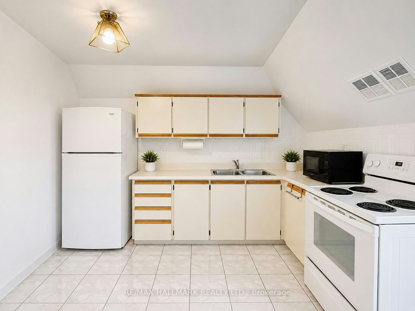 Apt 3-338 Vaughan Road, Toronto, ON, M6C 2N6 - 5