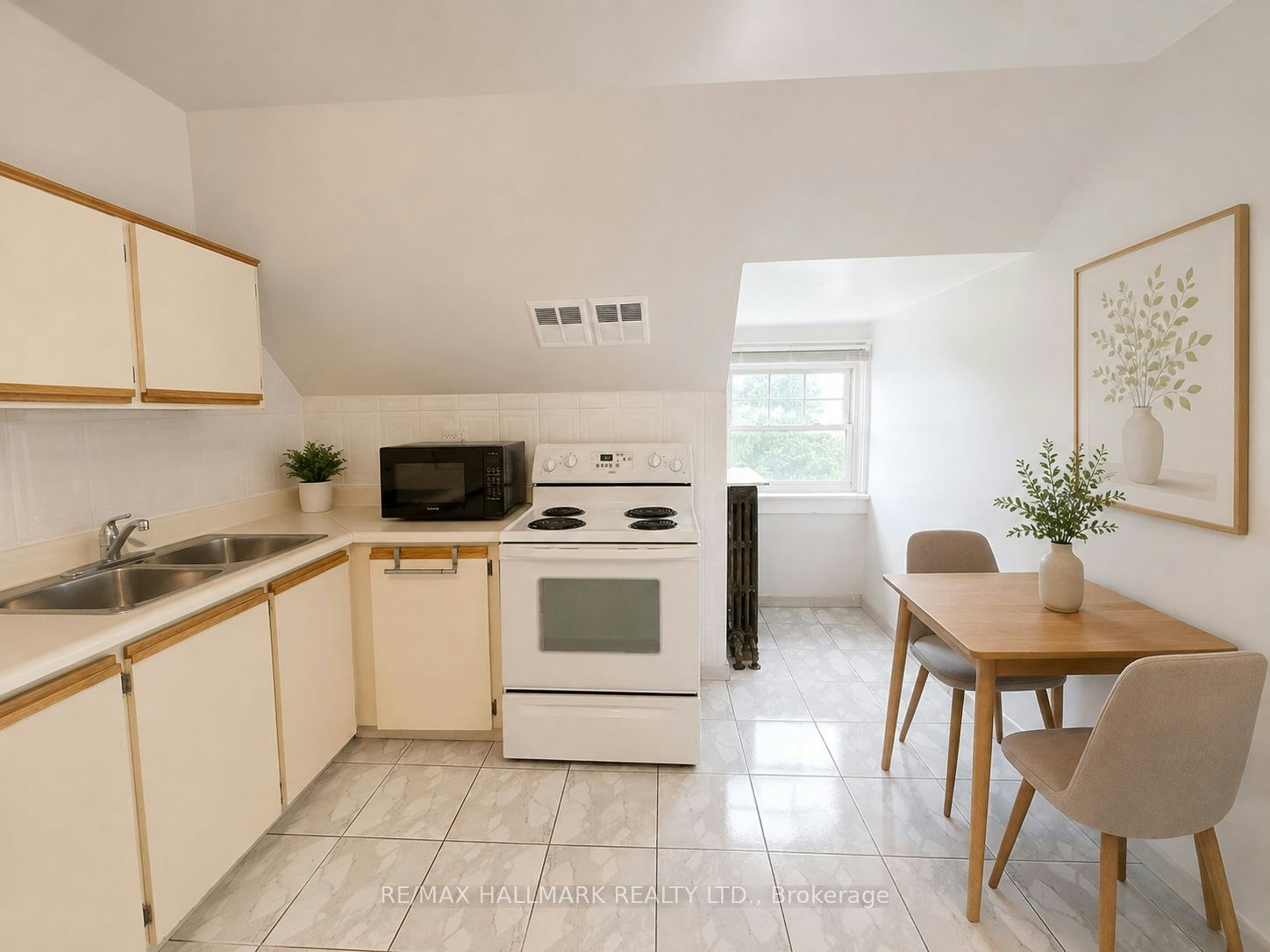 Apt 3-338 Vaughan Road, Toronto, ON, M6C 2N6 - 4