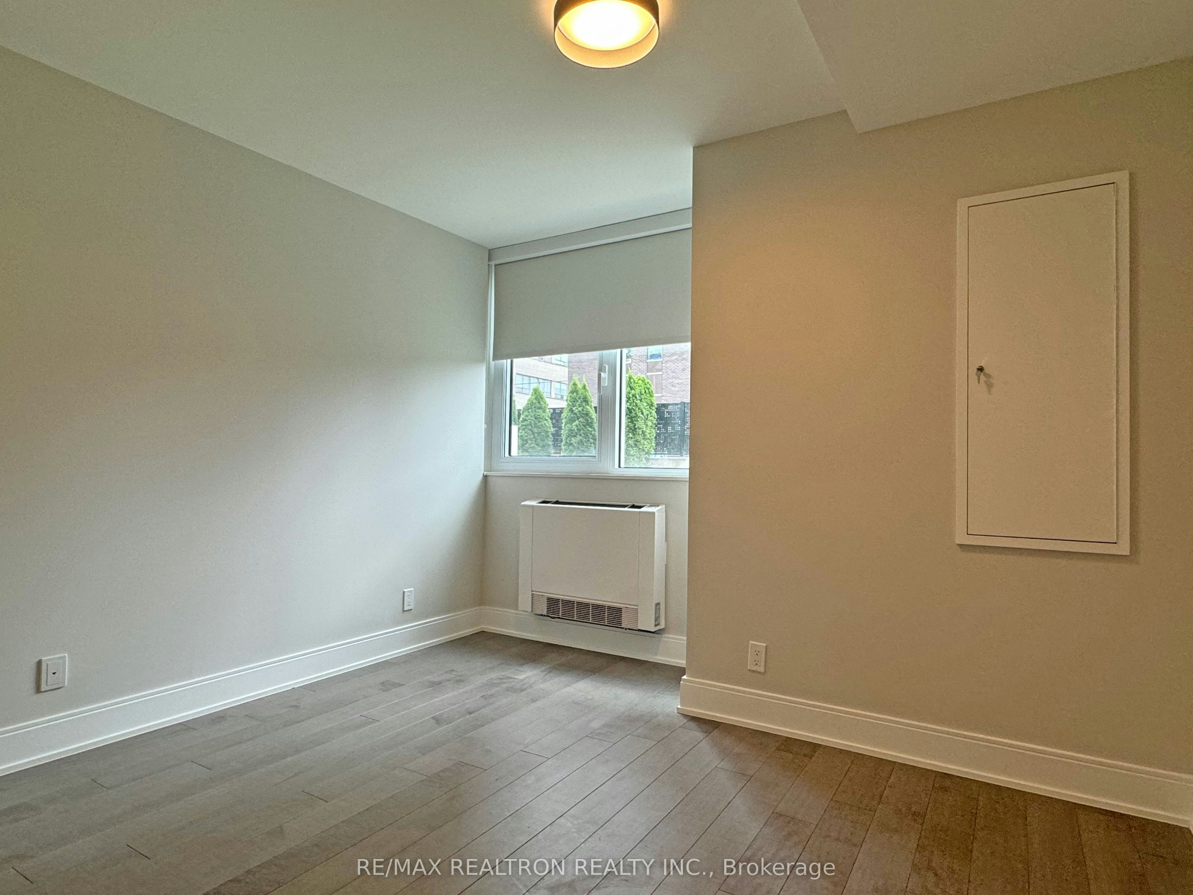 108-11 Walmer Road, Toronto, ON, M5R 2W9 - 8
