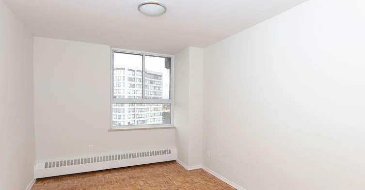 1110-6200 Bathurst Street, Toronto, ON, M2R 2A3 - 4