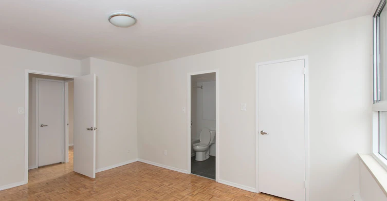 1110-6200 Bathurst Street, Toronto, ON, M2R 2A3 - 7
