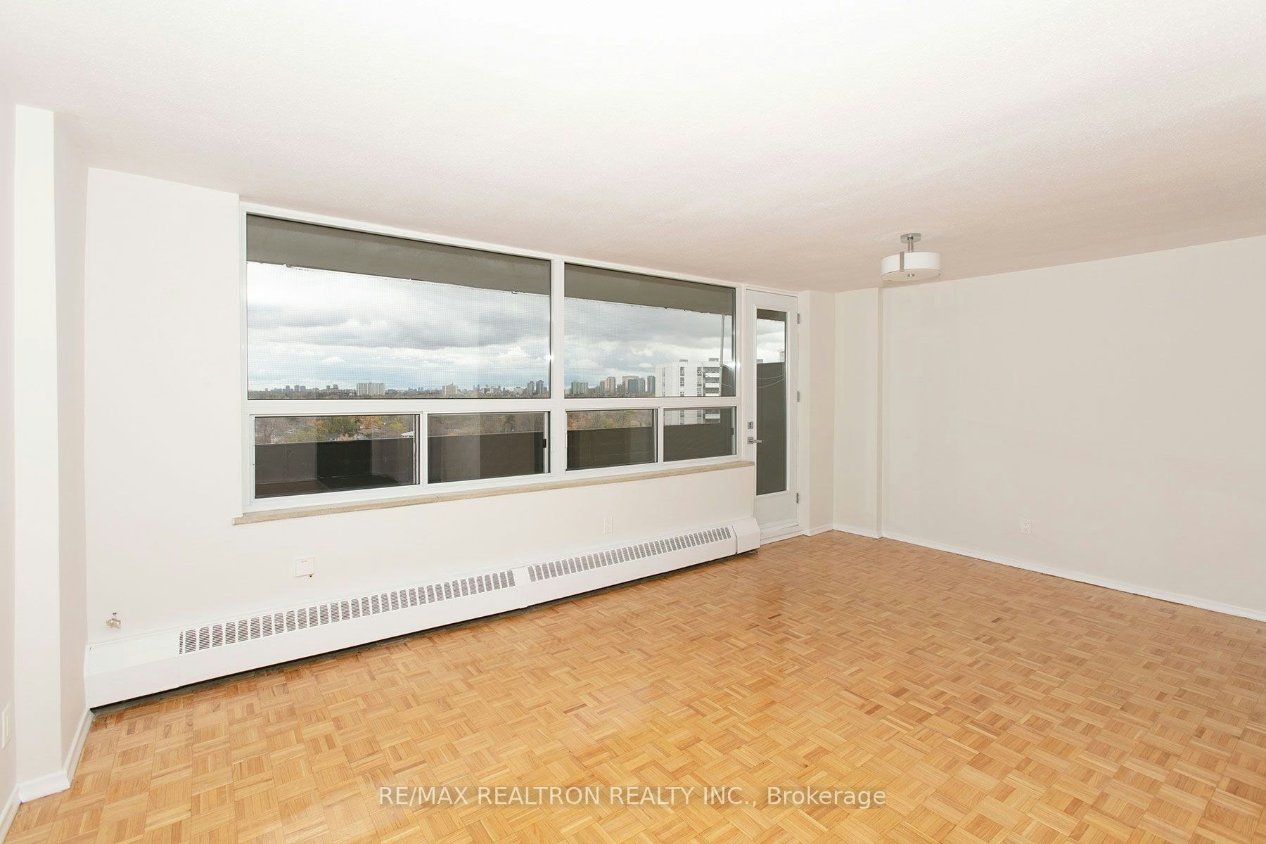 601-6200 Bathurst Street, Toronto, ON, M2R 2A3 - 2