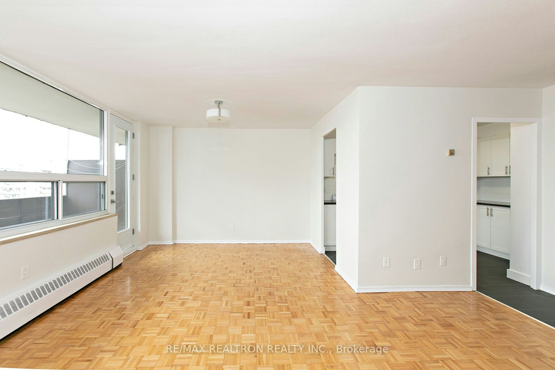 601-6200 Bathurst Street, Toronto, ON, M2R 2A3