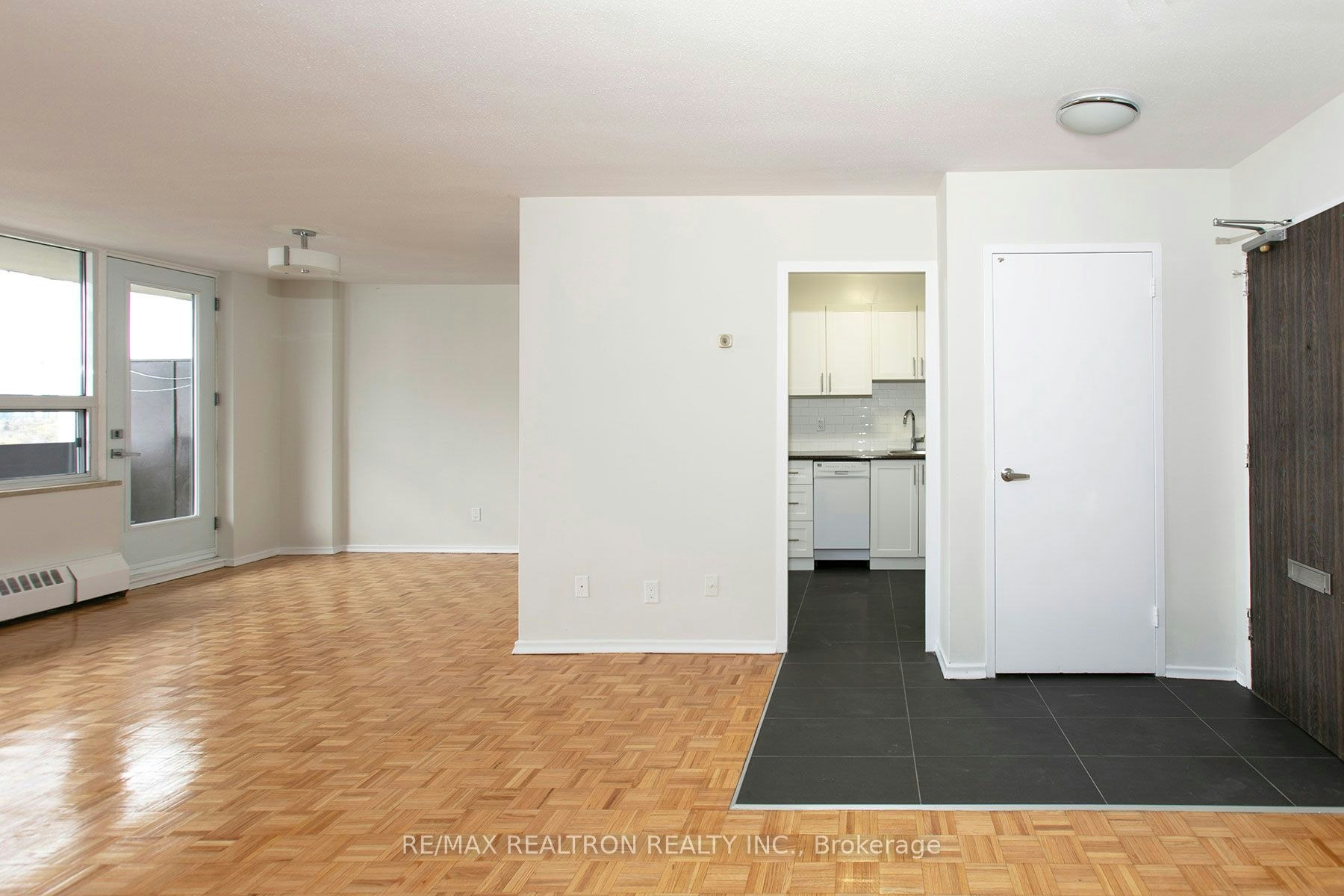 601-6200 Bathurst Street, Toronto, ON, M2R 2A3 - 4