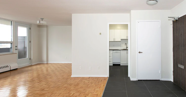 601-6200 Bathurst Street, Toronto, ON, M2R 2A3 - 4