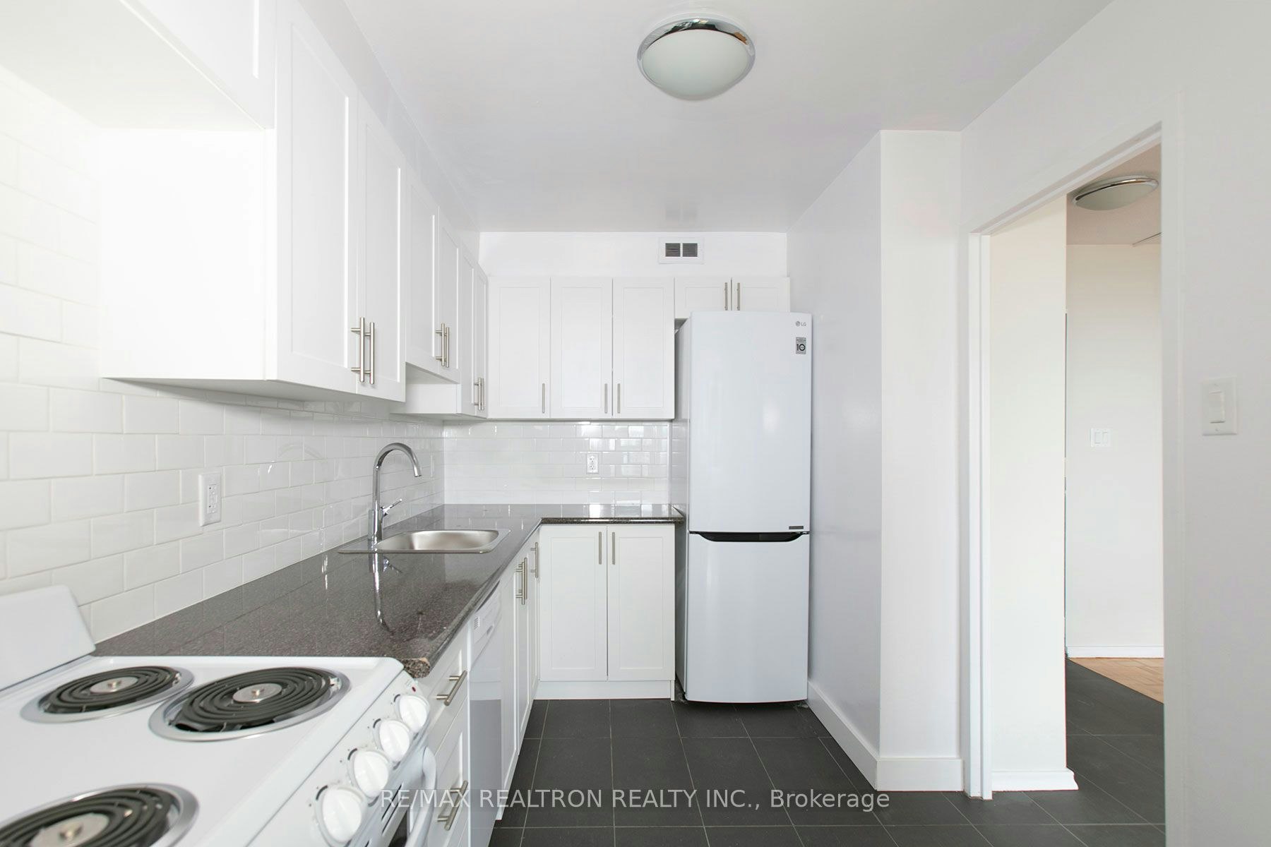 601-6200 Bathurst Street, Toronto, ON, M2R 2A3 - 5