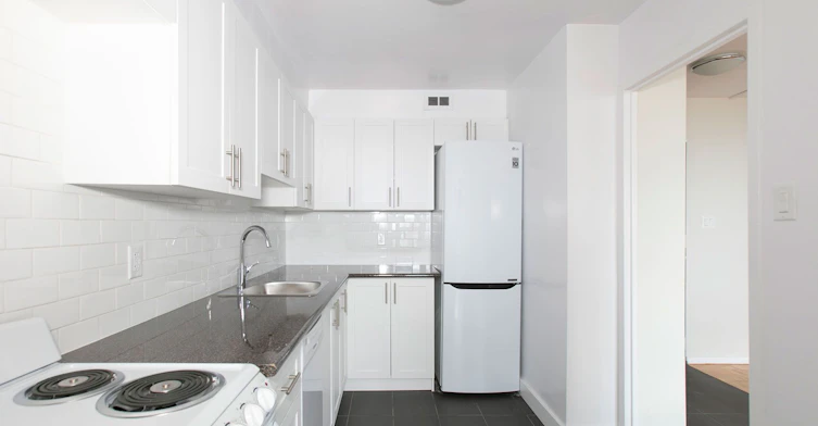 601-6200 Bathurst Street, Toronto, ON, M2R 2A3 - 5