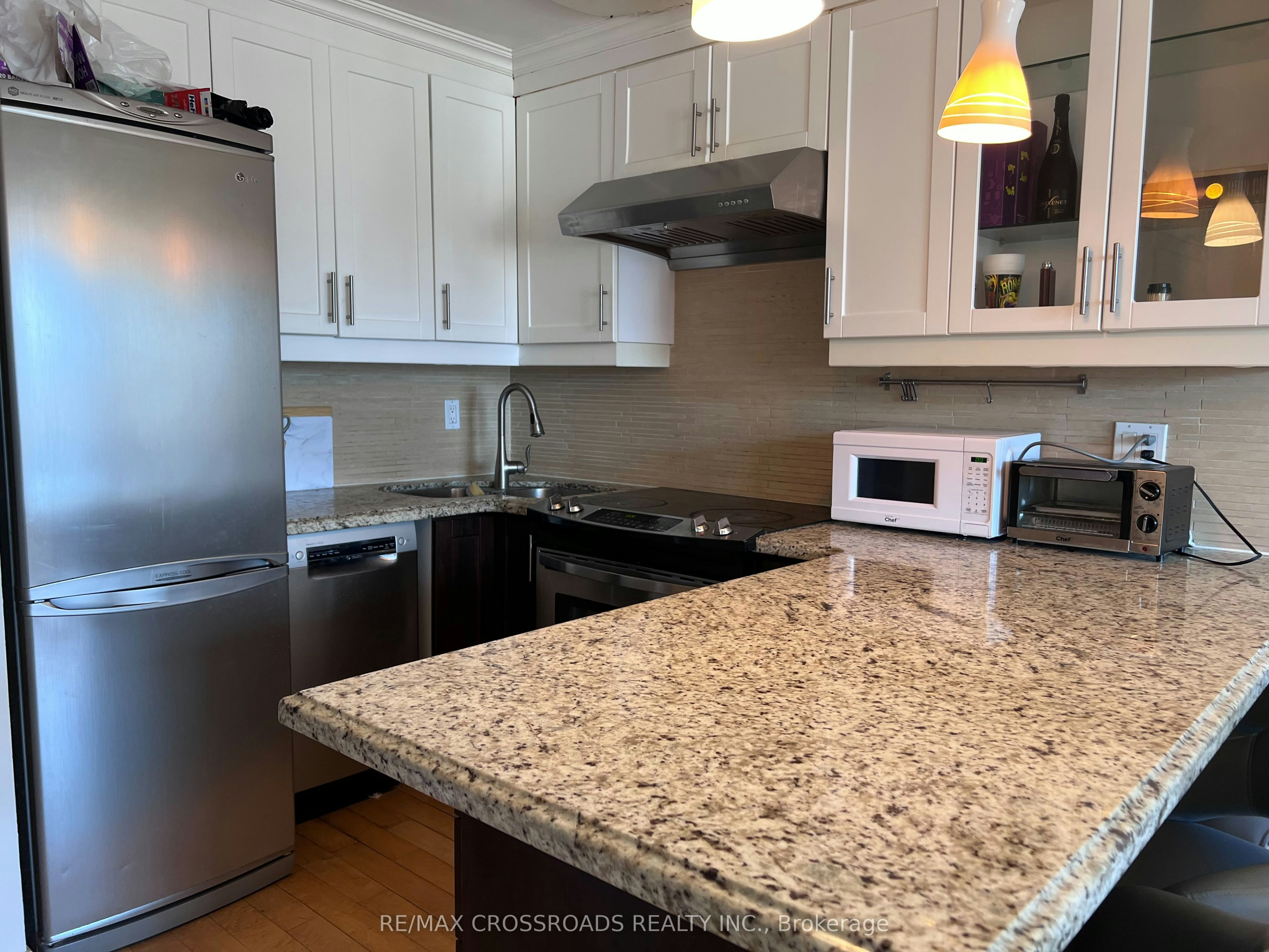 Ph12-633 Bay Street, Toronto, ON, M5G 2G4 - 15