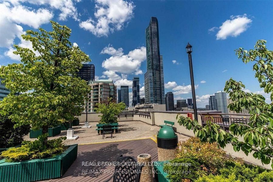 Ph12-633 Bay Street, Toronto, ON, M5G 2G4 - 5