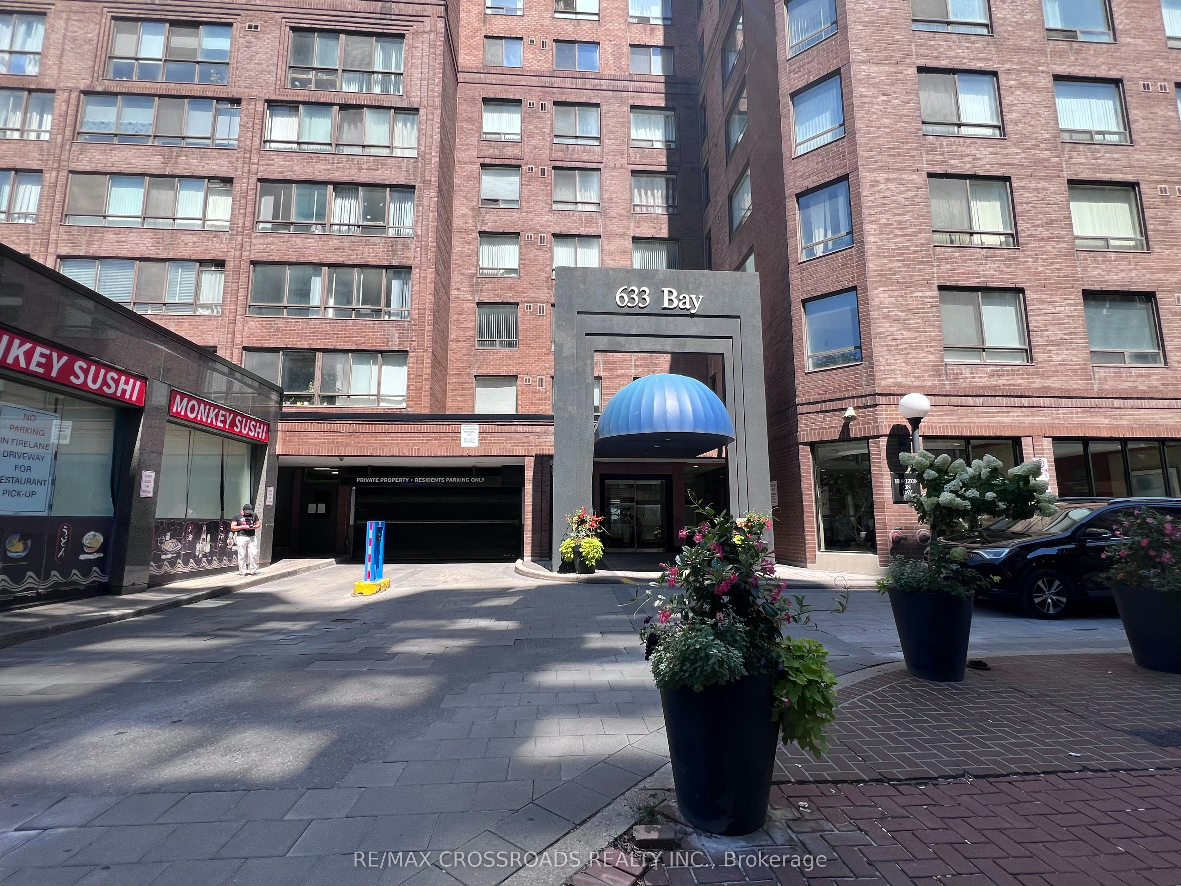 Ph12-633 Bay Street, Toronto, ON, M5G 2G4 - 2