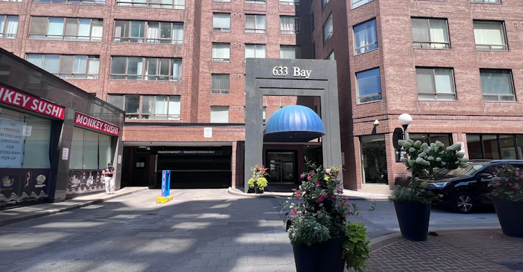 Ph12-633 Bay Street, Toronto, ON, M5G 2G4 - 2
