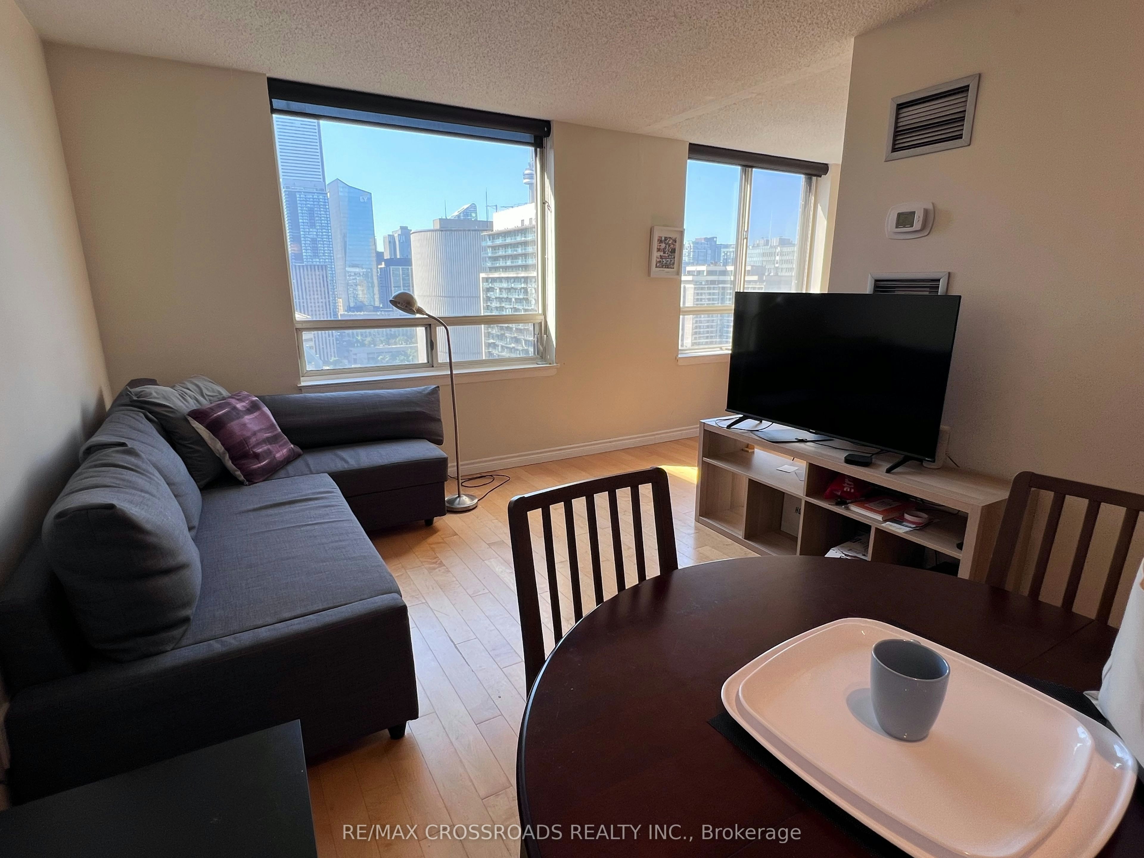Ph12-633 Bay Street, Toronto, ON, M5G 2G4 - 13