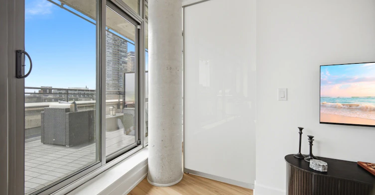 607-90 Trinity Street, Toronto, ON, M5A 0E4 - 10