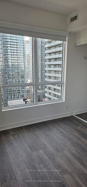 2302-108 Peter Street, Toronto, ON, M5V 2G7 - 5