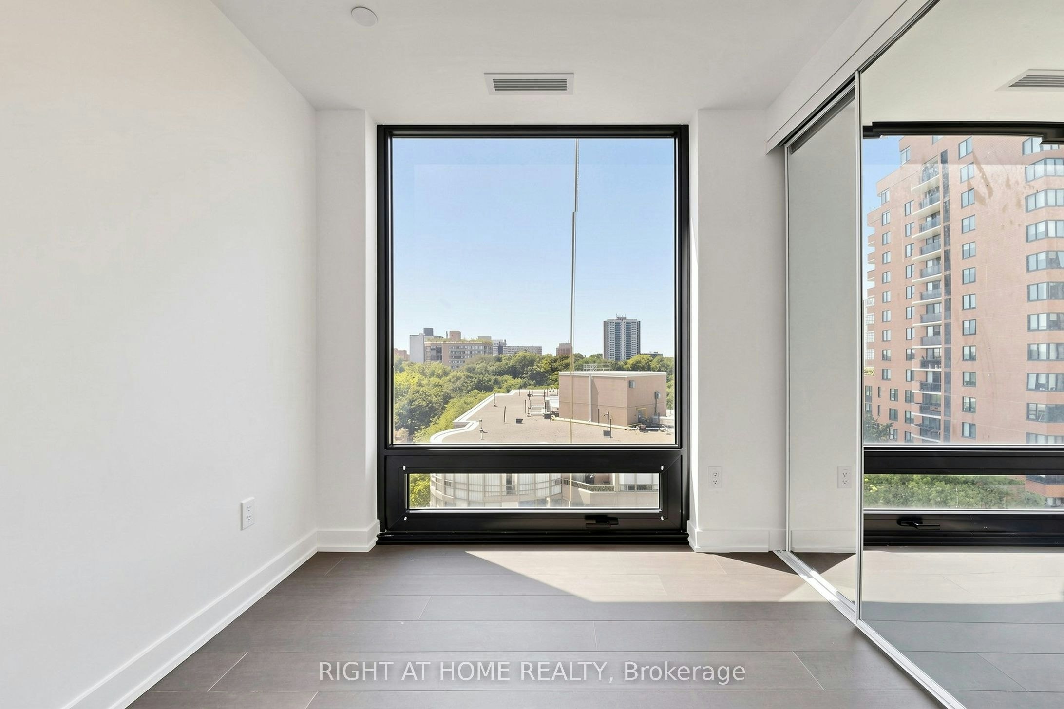 1009-91 Montclair Avenue, Toronto, ON, M5P 0B1 - 22