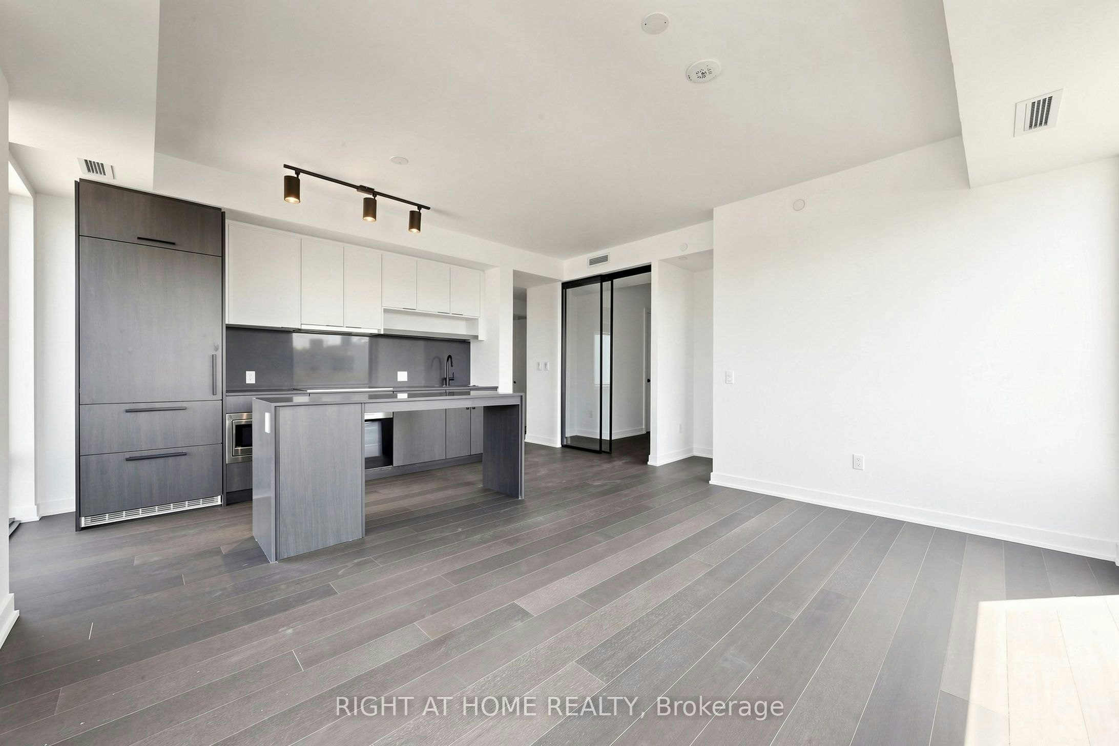 1009-91 Montclair Avenue, Toronto, ON, M5P 0B1 - 8