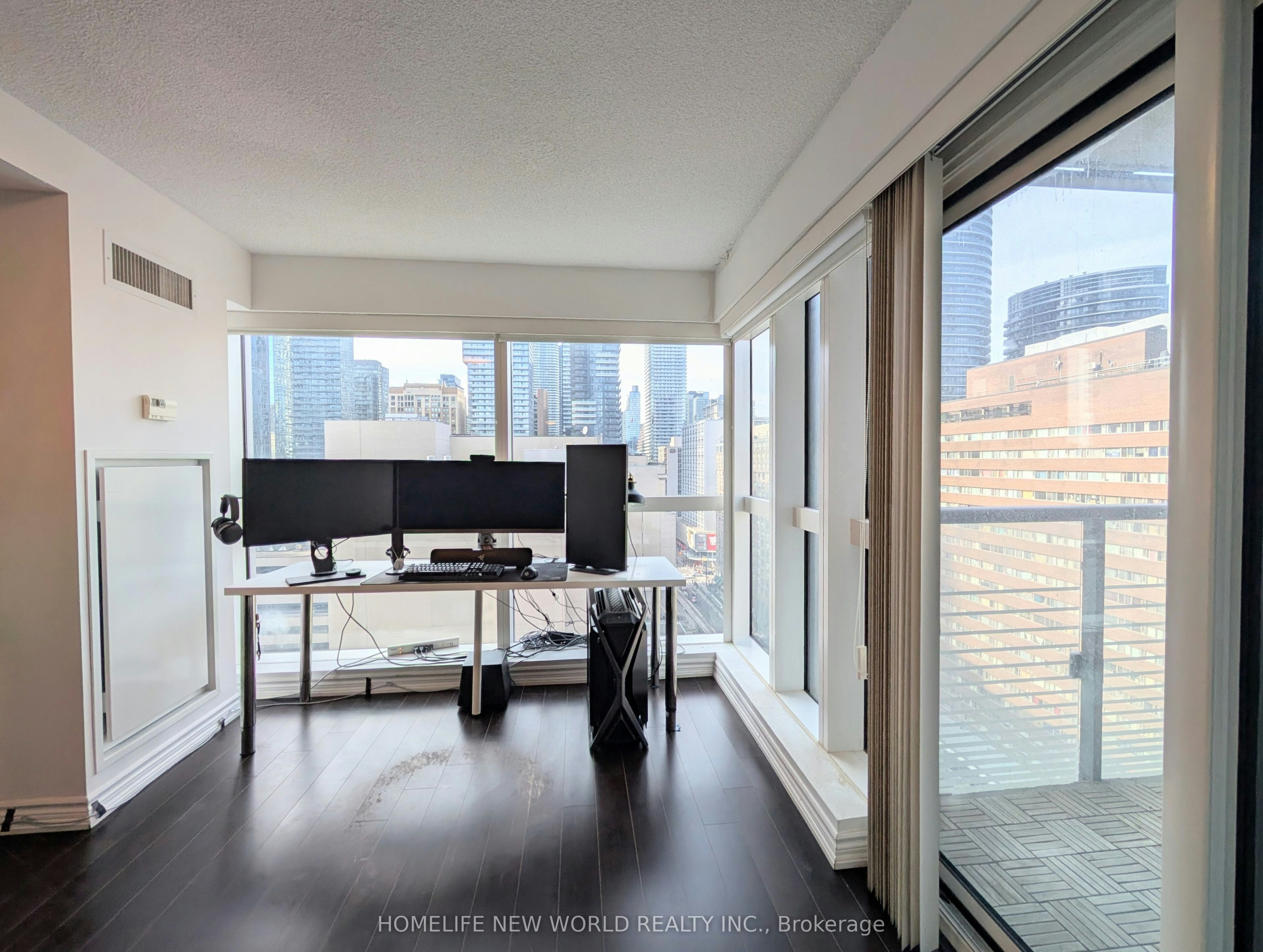 1401-386 Yonge Street, Toronto, ON, M5B 0A5 - 4