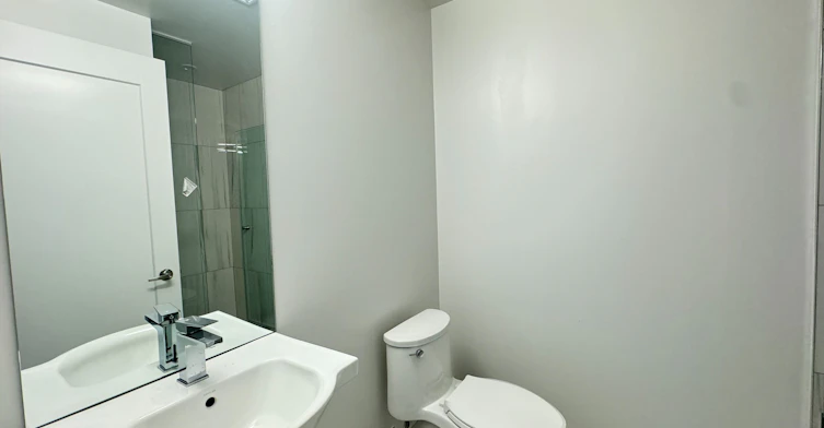 2212 E-70 Princess Street, Toronto, ON, M5A 0X6 - 7