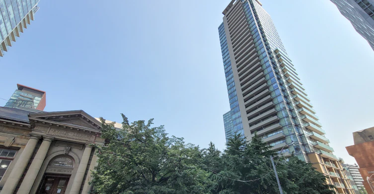2205-18 Yorkville Avenue, Toronto, ON, M4W 3Y8
