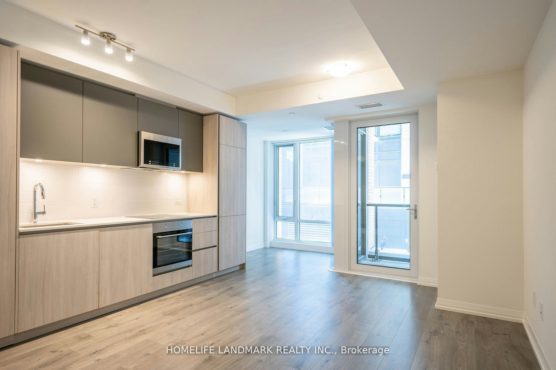 601-8 Widmer Street, Toronto, ON, M5V 0W6 - 10