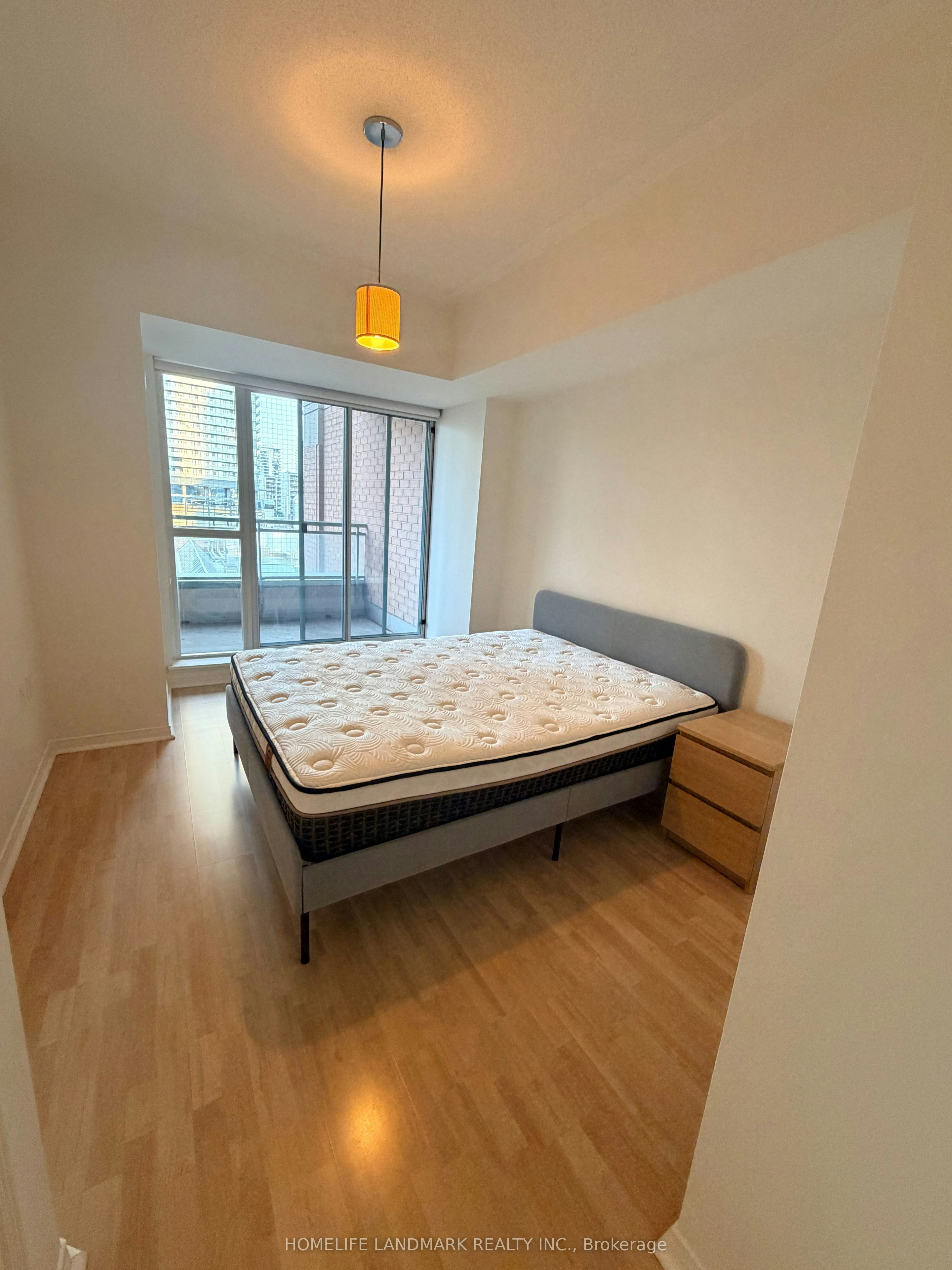 902-887 Bay Street, Toronto, ON, M5S 3K4 - 10
