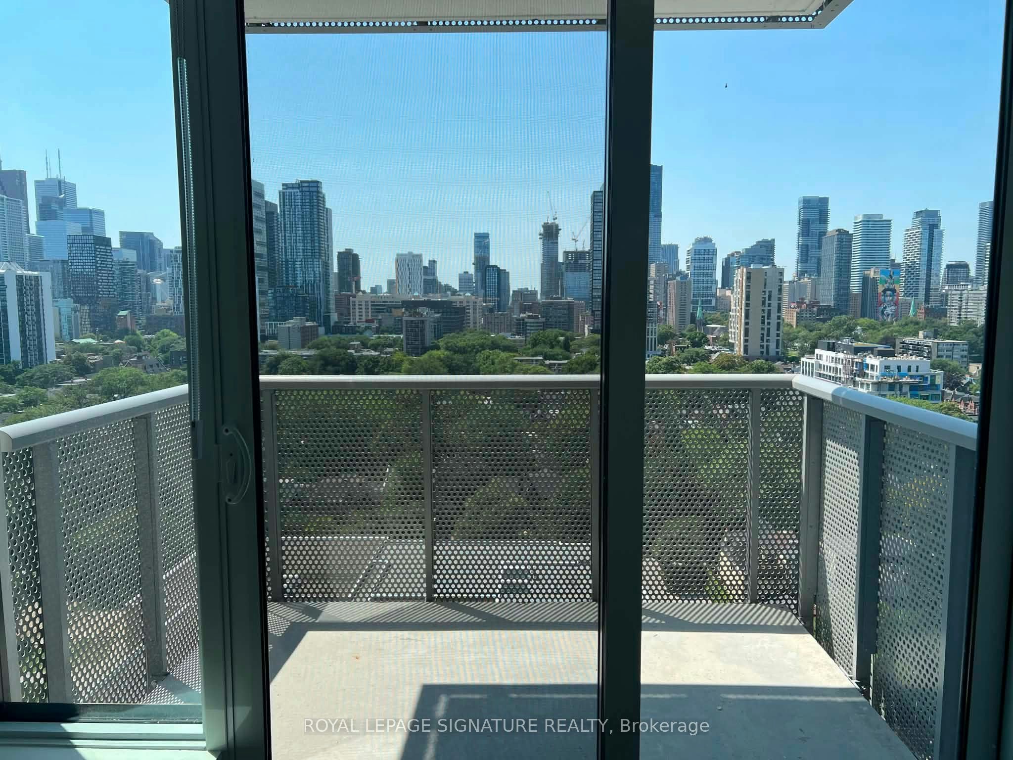 1407-10 Oak Street, Toronto, ON, M5A 0Z1
