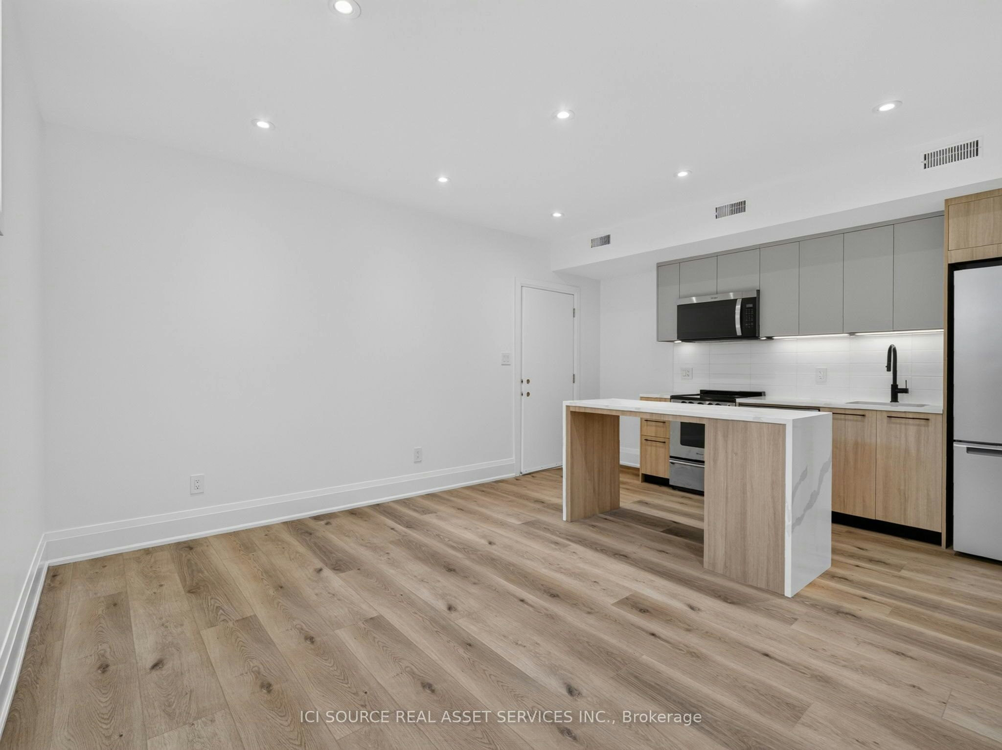 Unit 6-28 Norcross Road, Toronto, ON, M3H 2R4 - 5