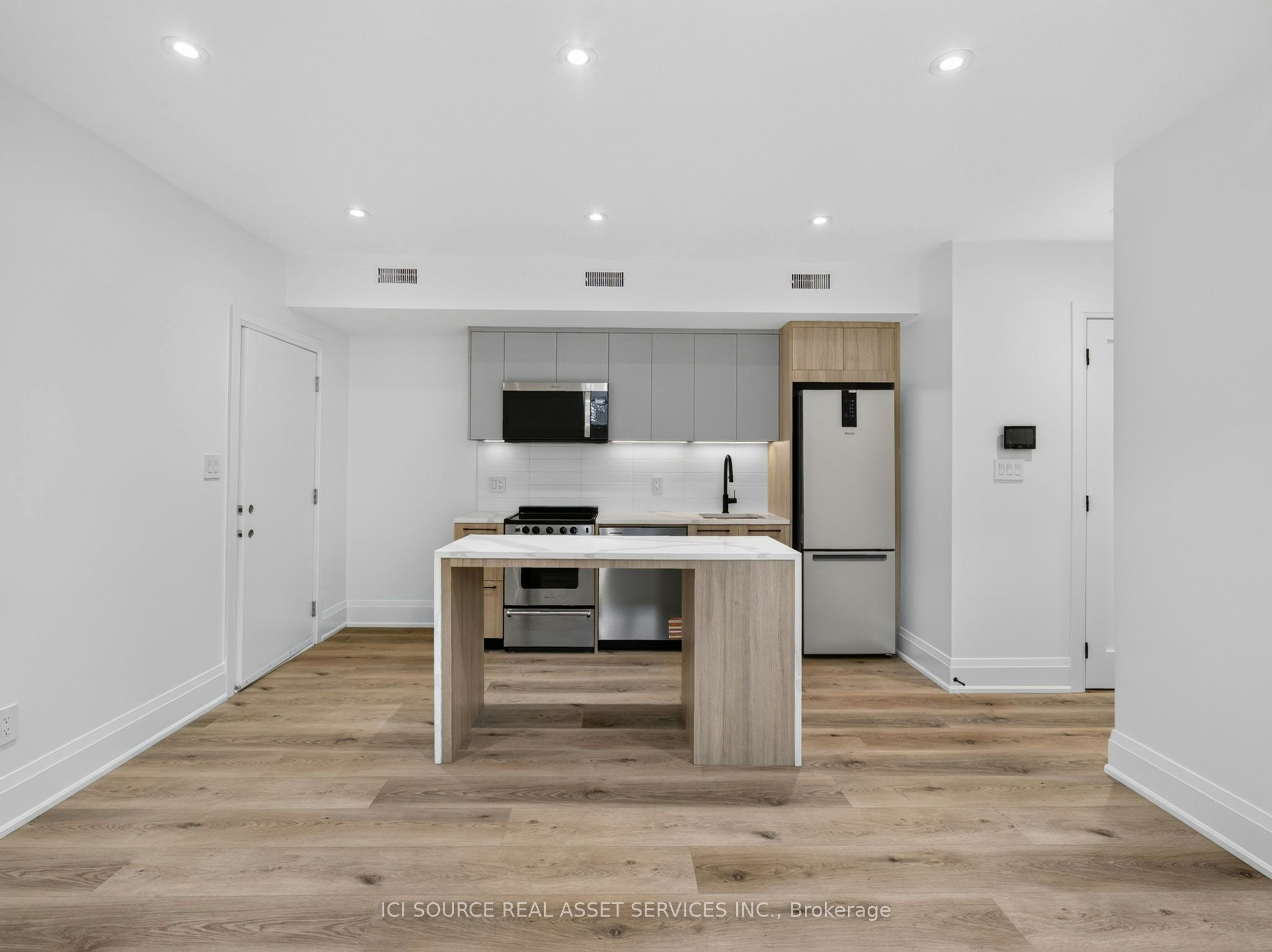Unit 6-28 Norcross Road, Toronto, ON, M3H 2R4 - 2