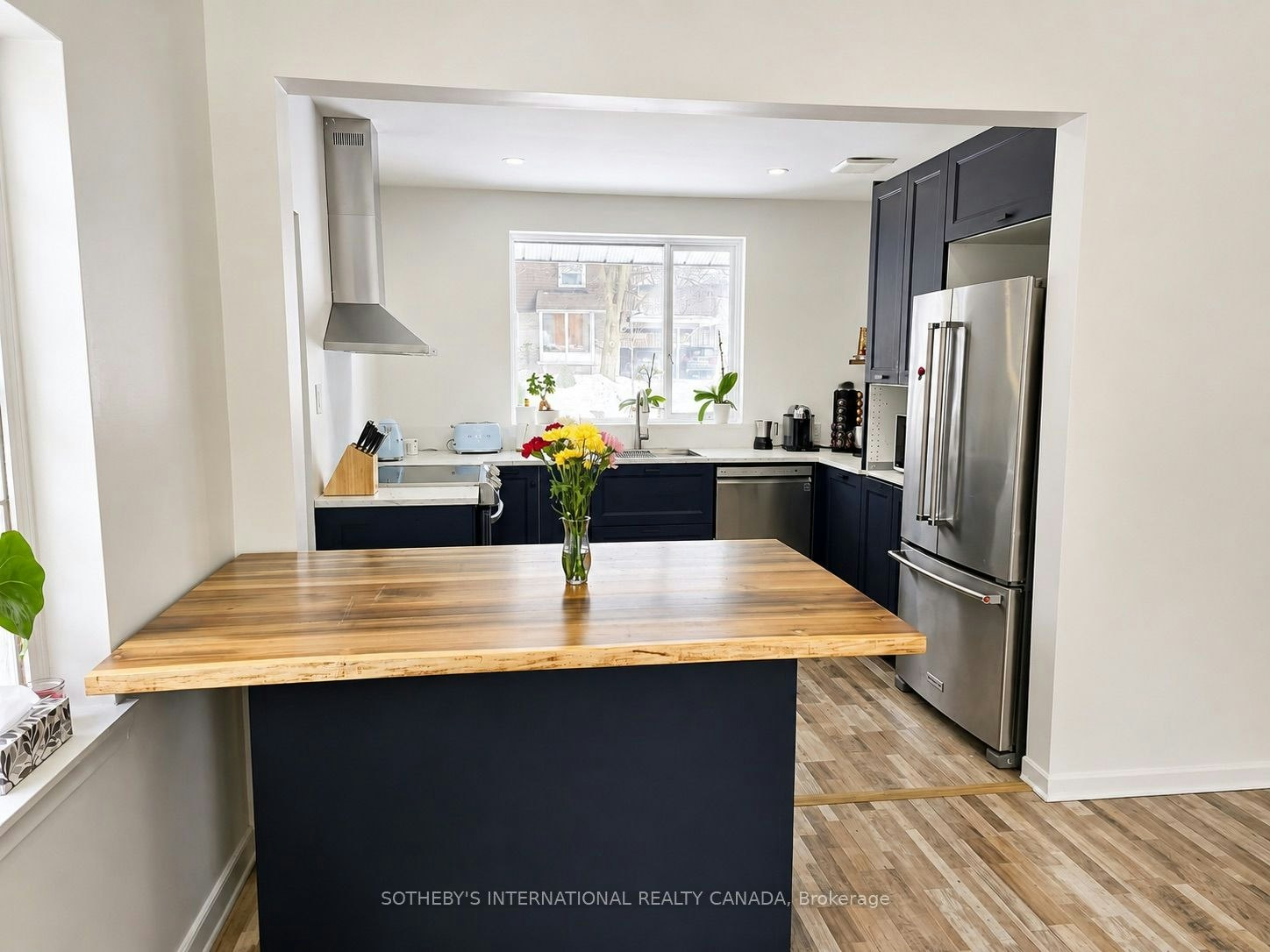 10 Ternhill Crescent, Toronto, ON, M3C 2E5 - 4