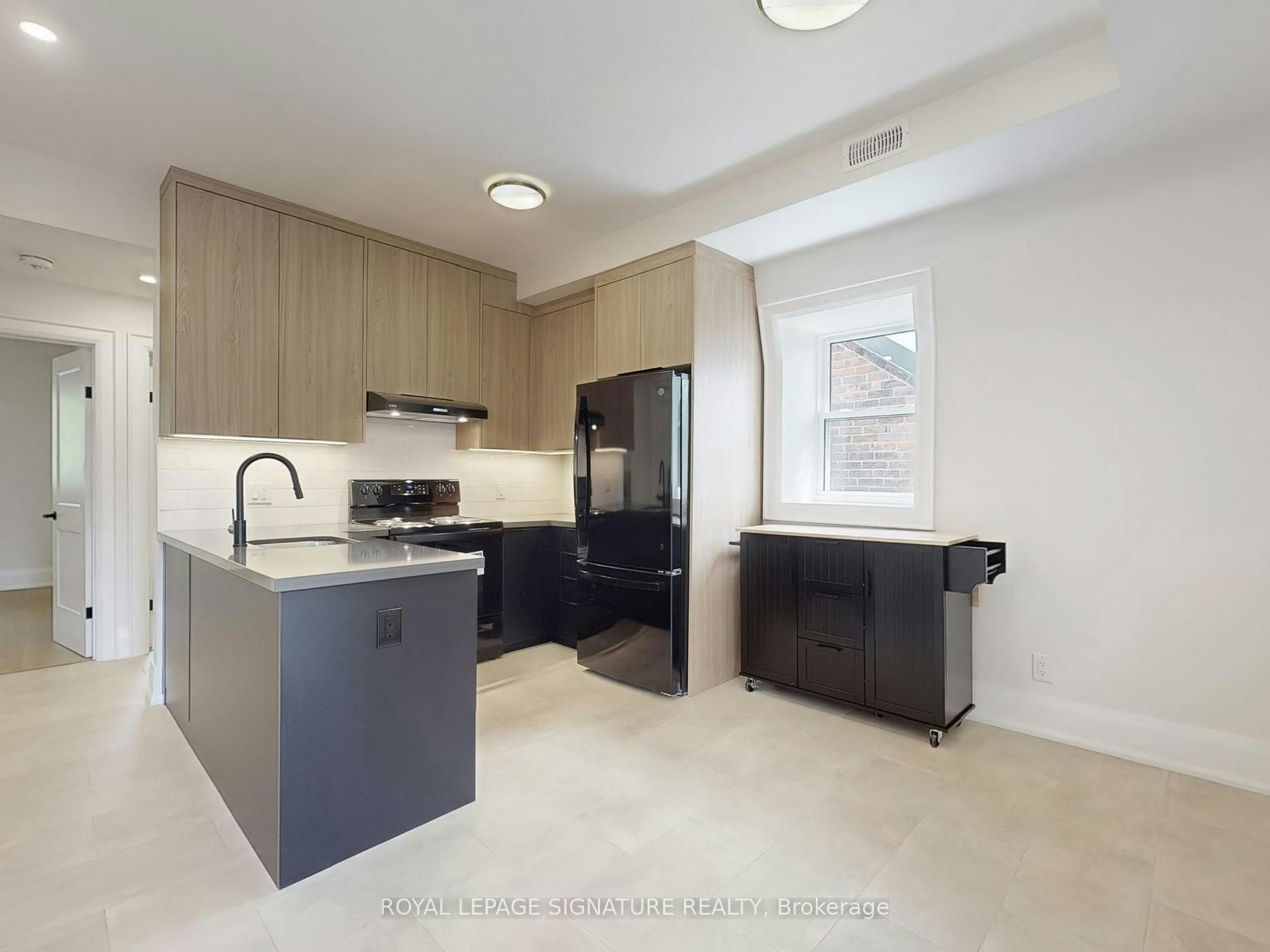 3-28 Beaconsfield Avenue, Toronto, ON, M6J 3H9 - 6