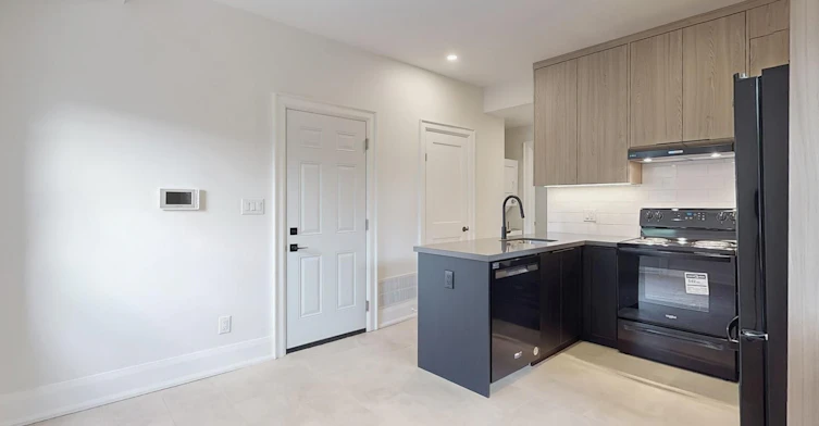 3-28 Beaconsfield Avenue, Toronto, ON, M6J 3H9 - 8