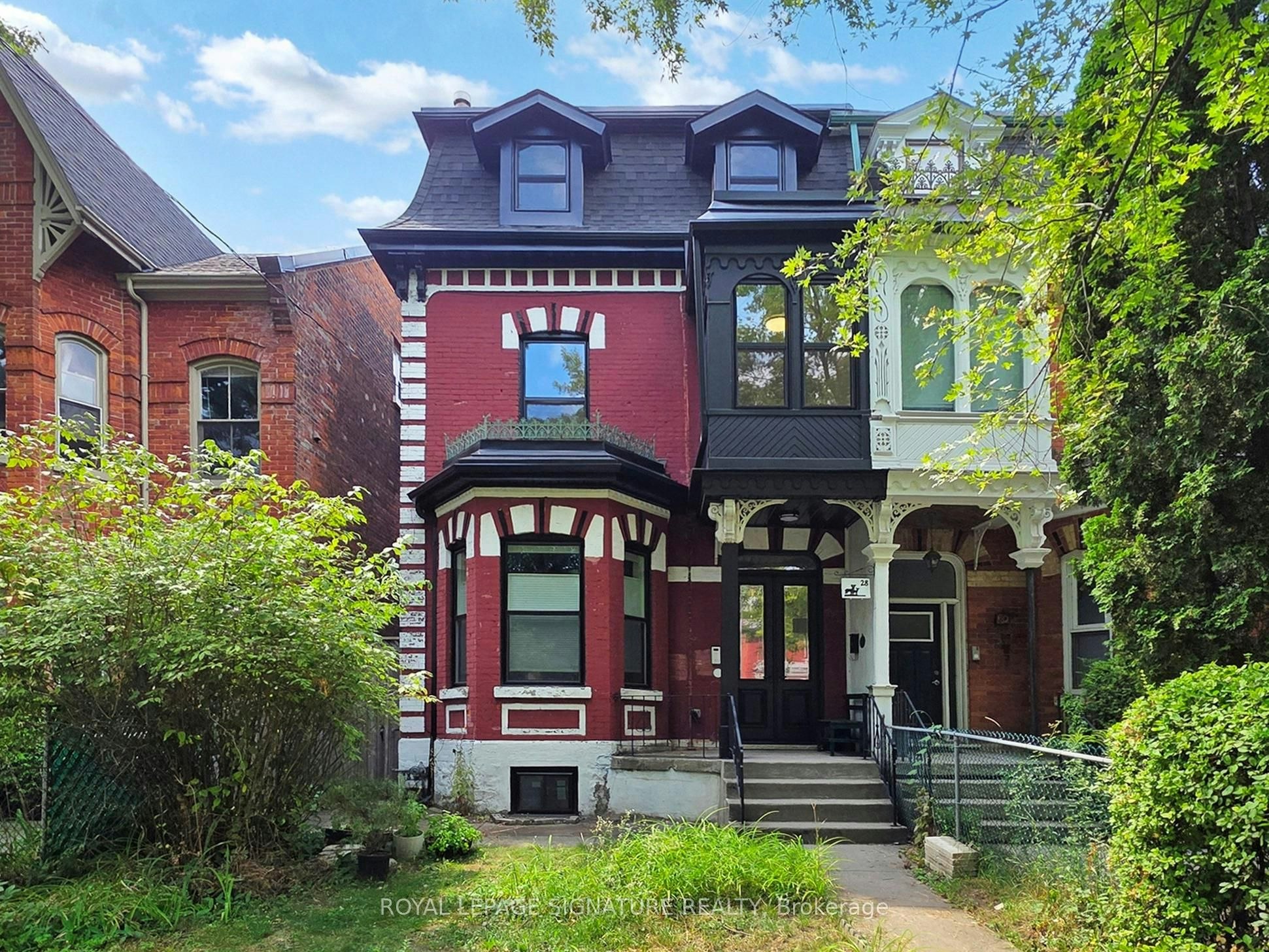 3-28 Beaconsfield Avenue, Toronto, ON, M6J 3H9