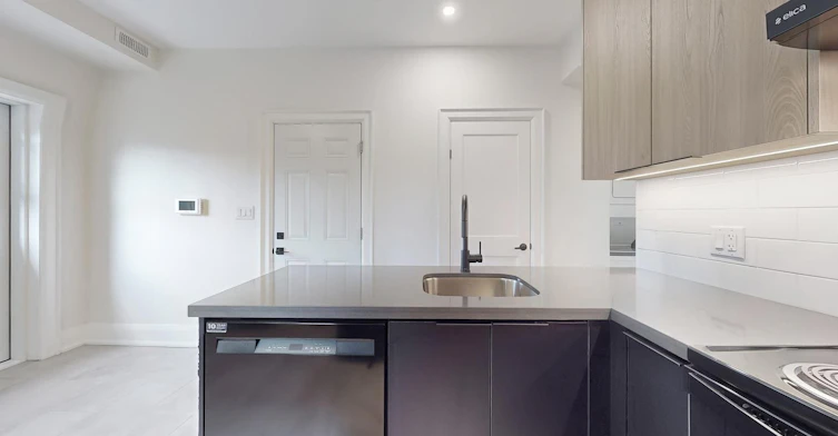 3-28 Beaconsfield Avenue, Toronto, ON, M6J 3H9 - 11