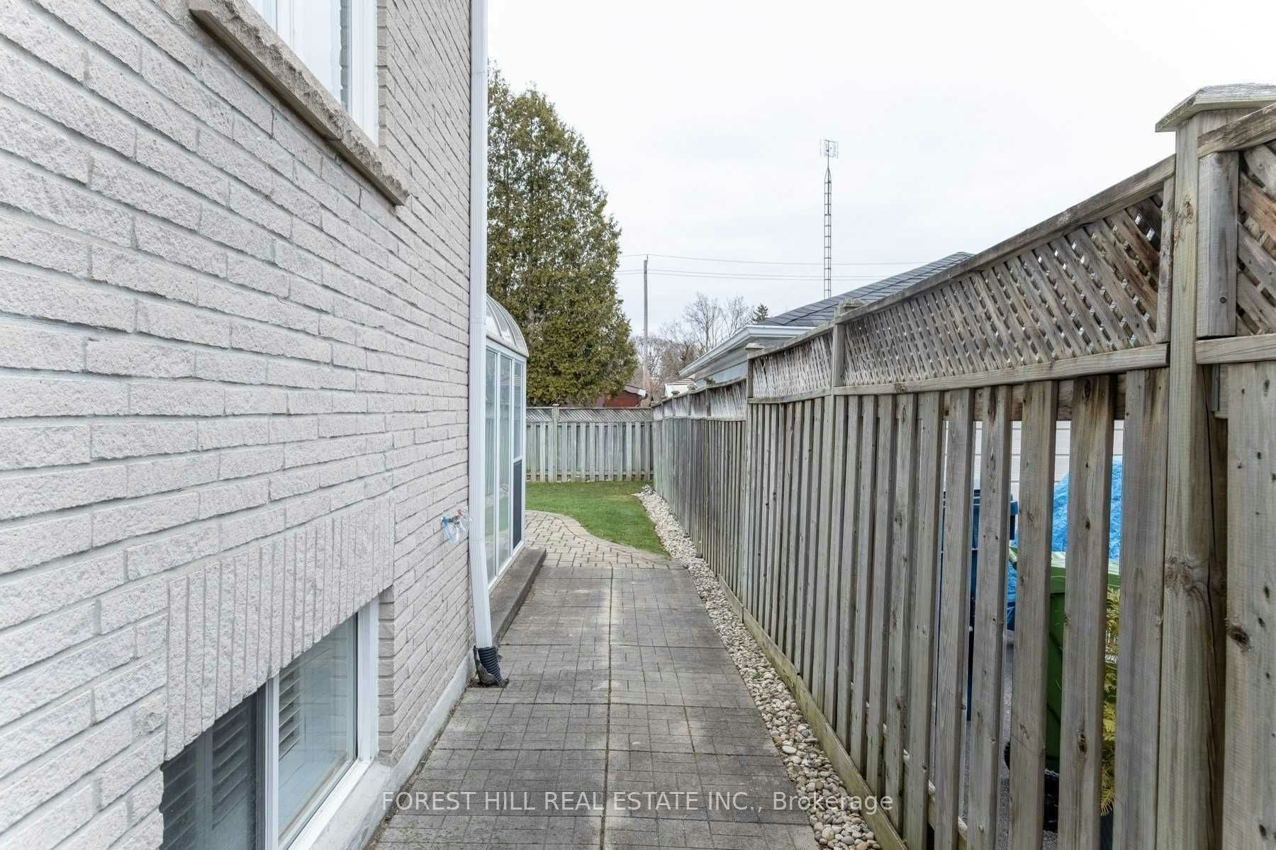 BSMT-198 Homewood Avenue, Toronto, ON, M2M 1K6 - 17