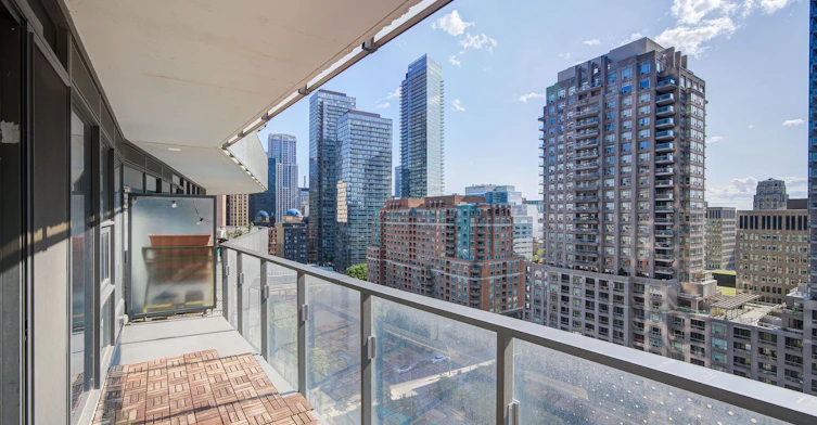 1106-11 Wellesley Street W, Toronto, ON, M4Y 0G4 - 26