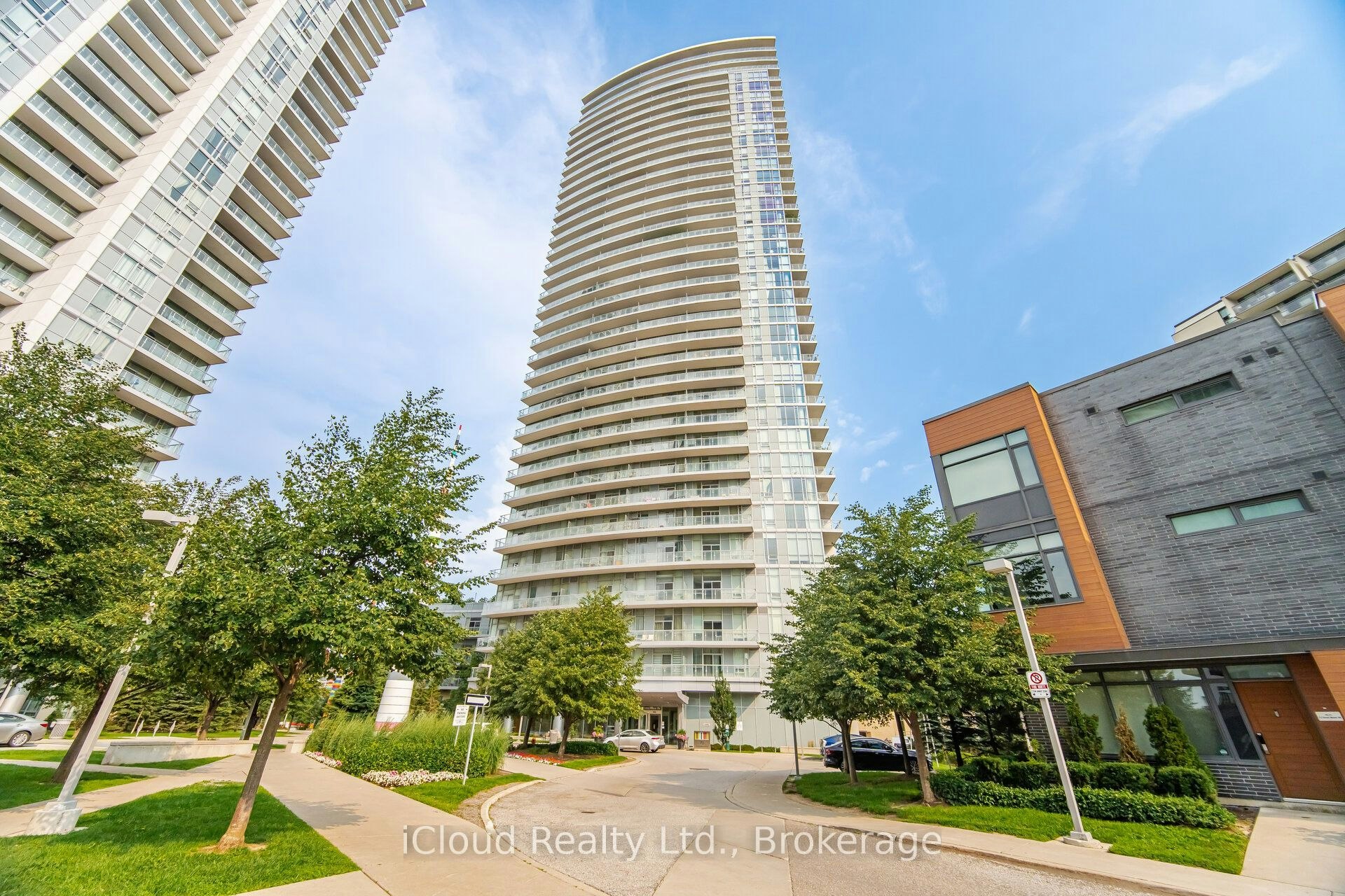 311-70 Forest Manor Road, Toronto, ON, M2J 0A9