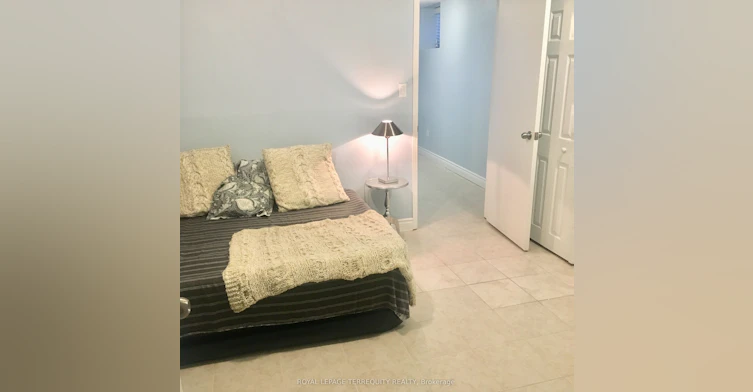 Lower Unit-305 Margueretta Street, Toronto, ON, M6H 3S4 - 8