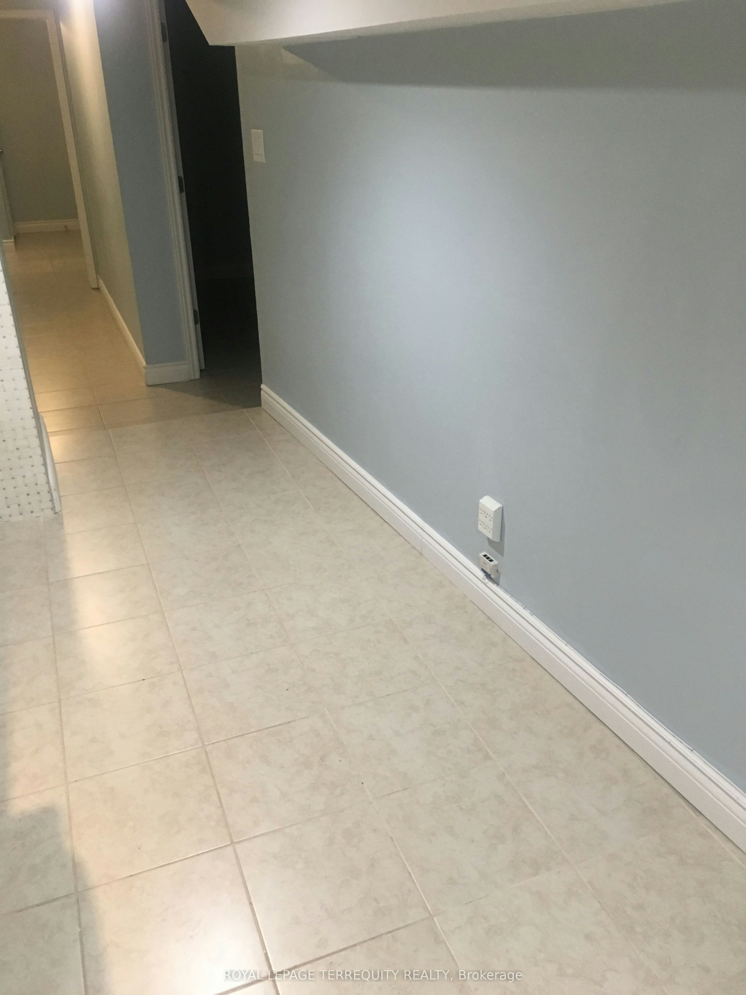 Lower Unit-305 Margueretta Street, Toronto, ON, M6H 3S4 - 9