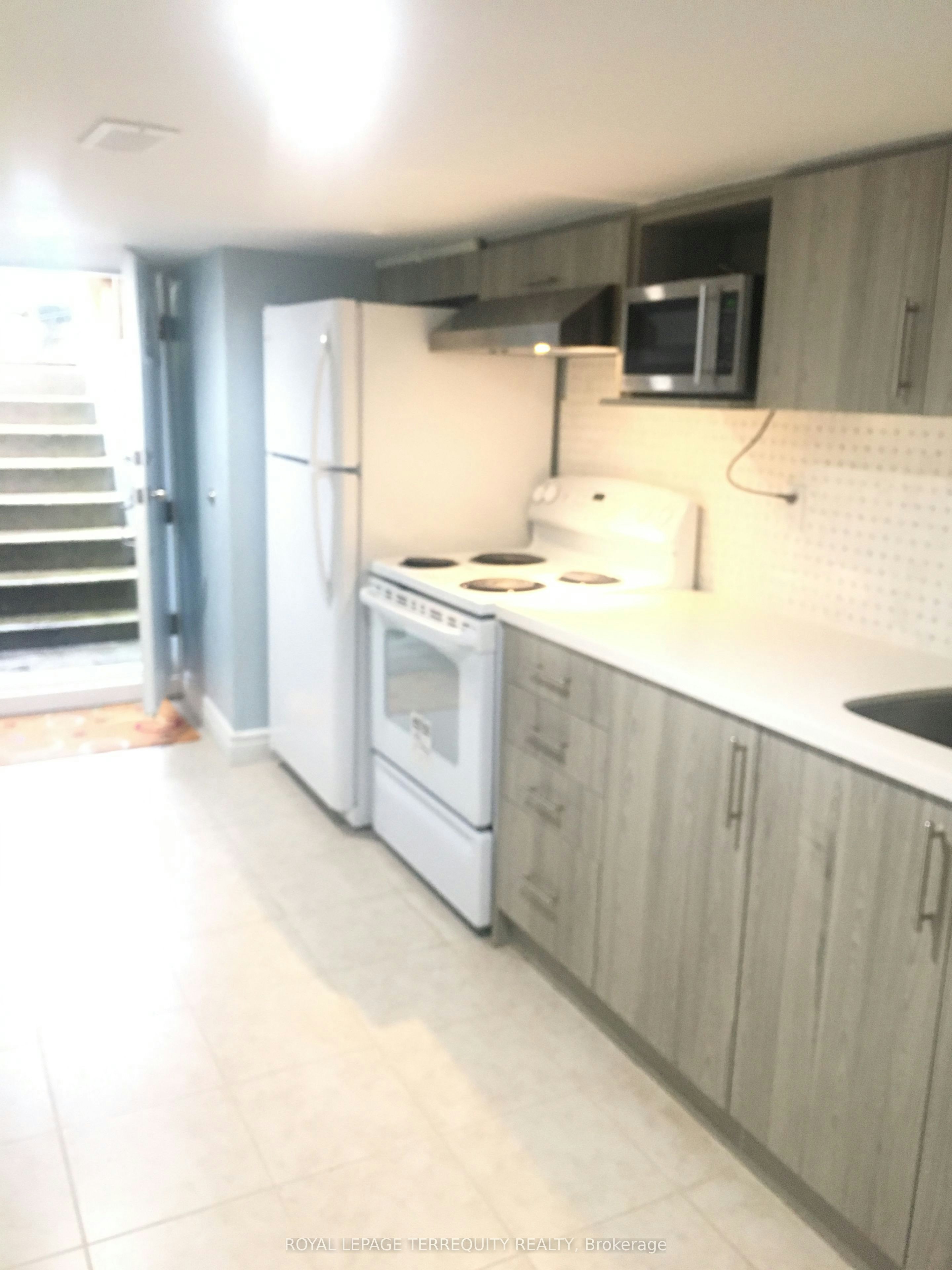 Lower Unit-305 Margueretta Street, Toronto, ON, M6H 3S4 - 2