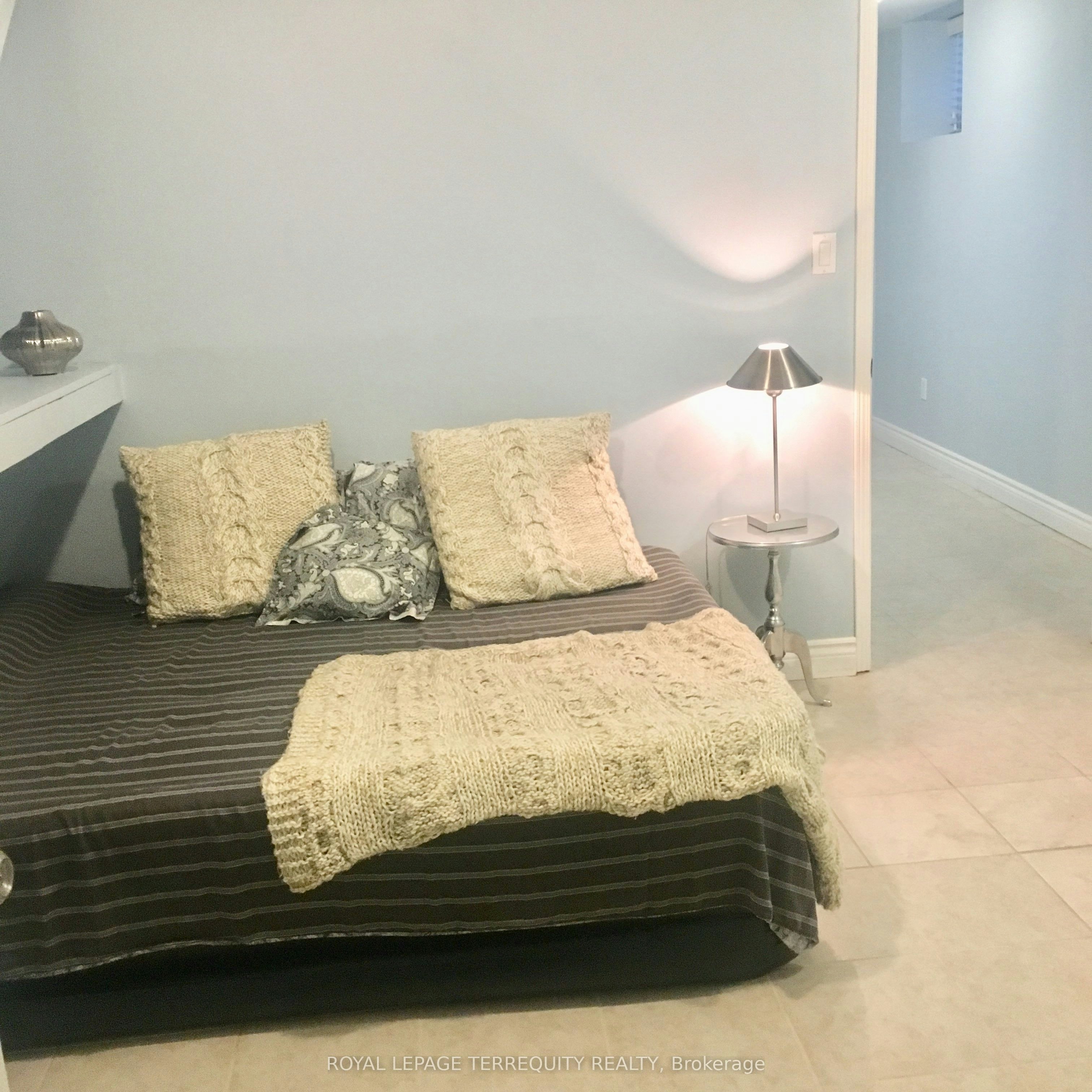 Lower Unit-305 Margueretta Street, Toronto, ON, M6H 3S4 - 7