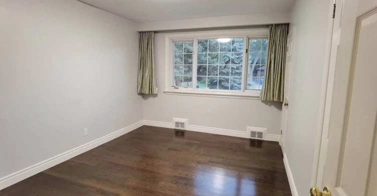 220 Newton Drive, Toronto, ON, M2M 2P3 - 8