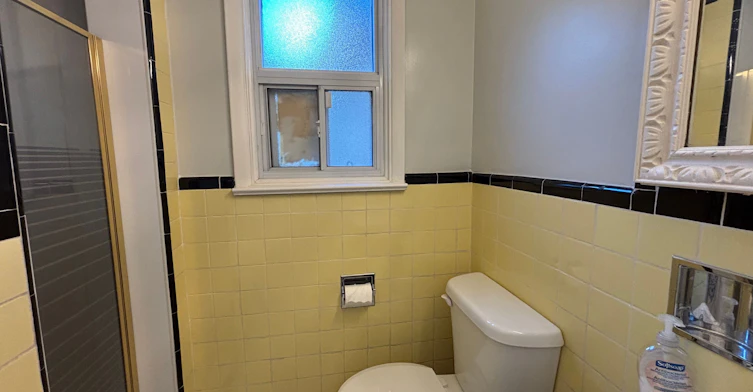 220 Newton Drive, Toronto, ON, M2M 2P3 - 7