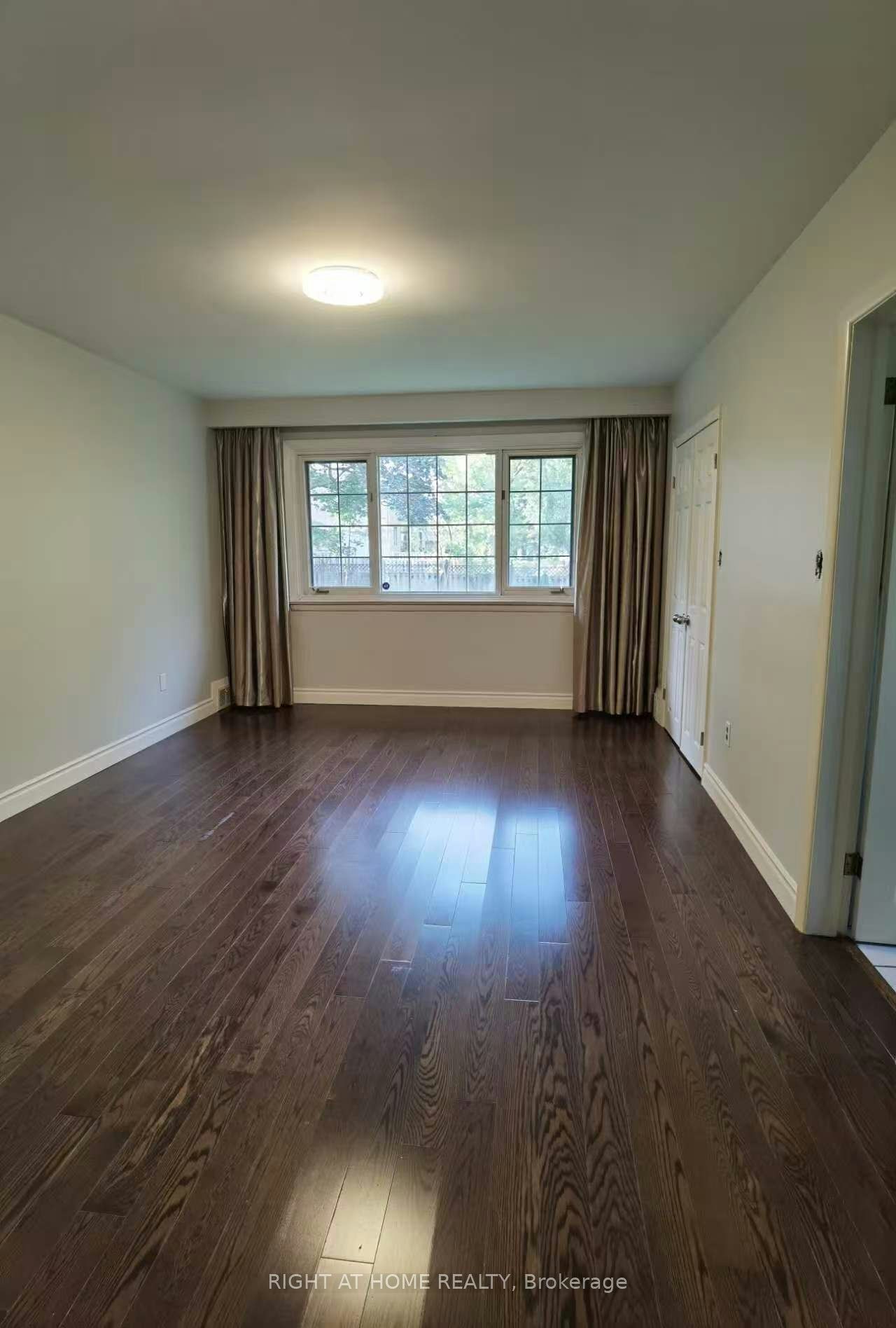 220 Newton Drive, Toronto, ON, M2M 2P3 - 6