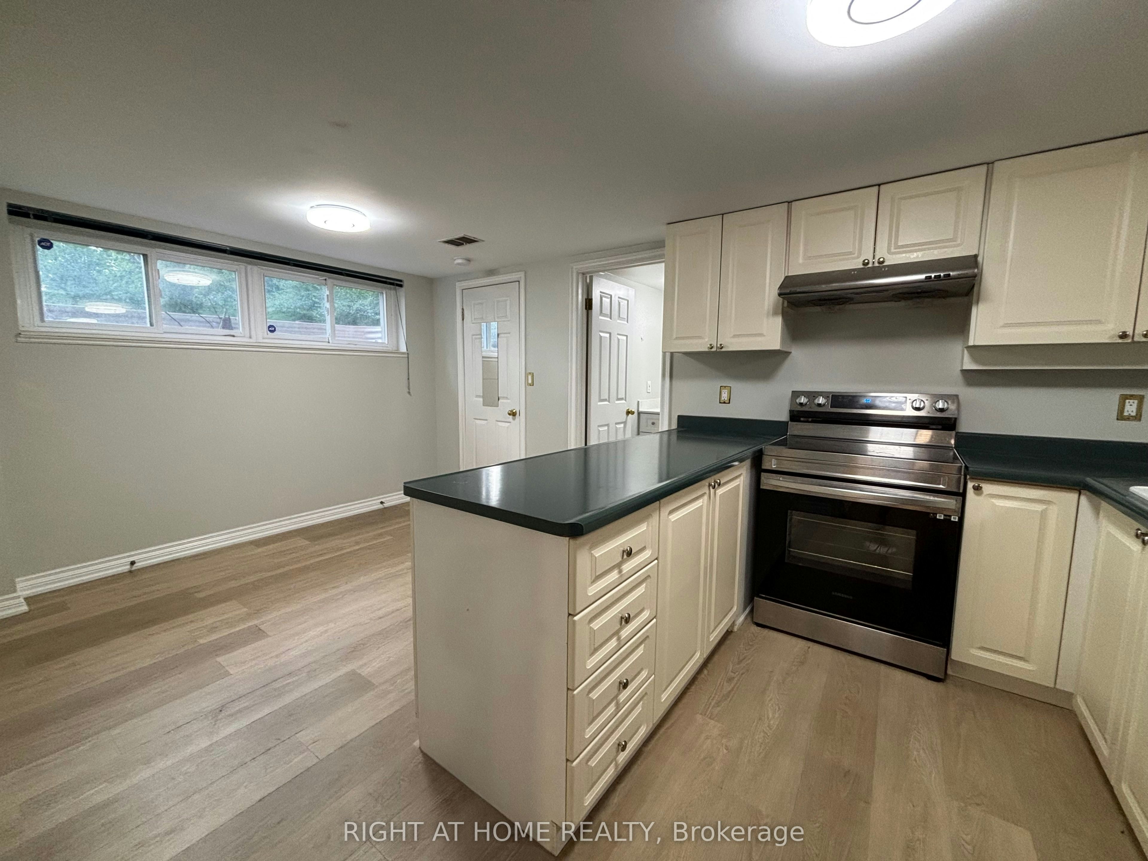 220 Newton Drive, Toronto, ON, M2M 2P3 - 14