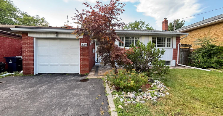 220 Newton Drive, Toronto, ON, M2M 2P3