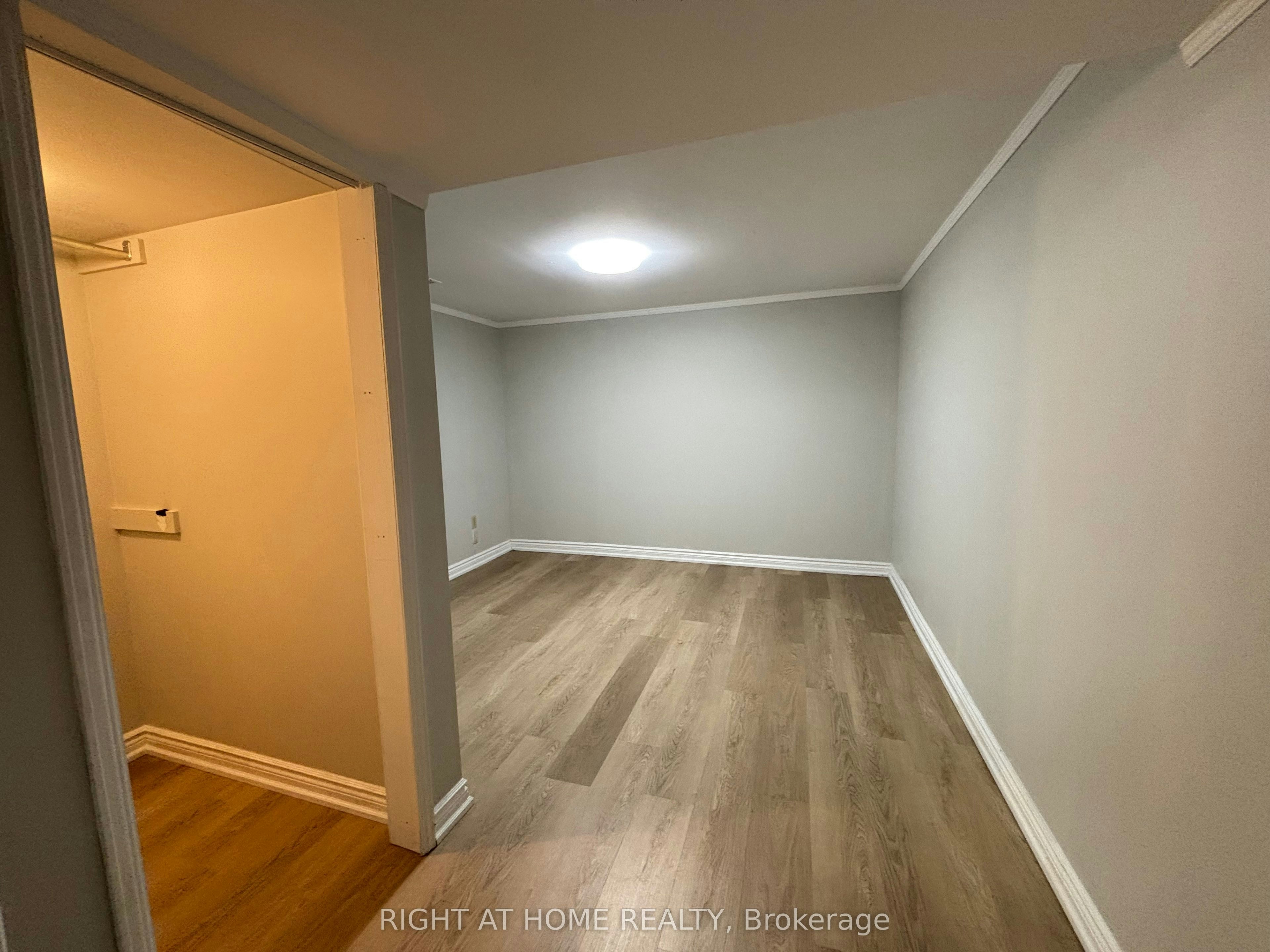 220 Newton Drive, Toronto, ON, M2M 2P3 - 17