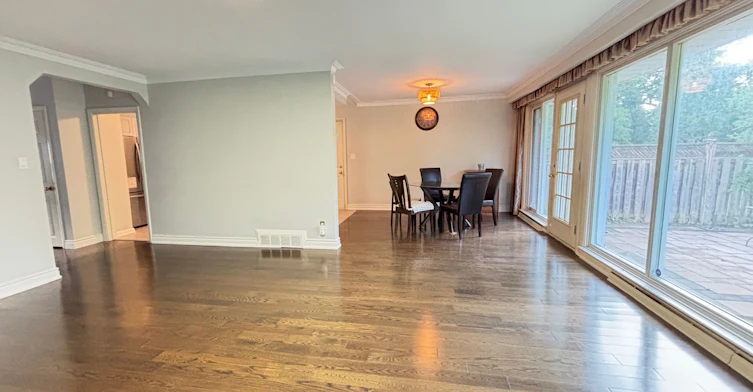 220 Newton Drive, Toronto, ON, M2M 2P3 - 4